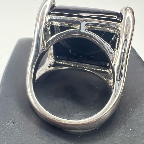 Guess Silver and Black Cocktail Ring Size 9 - Picture 9 of 11